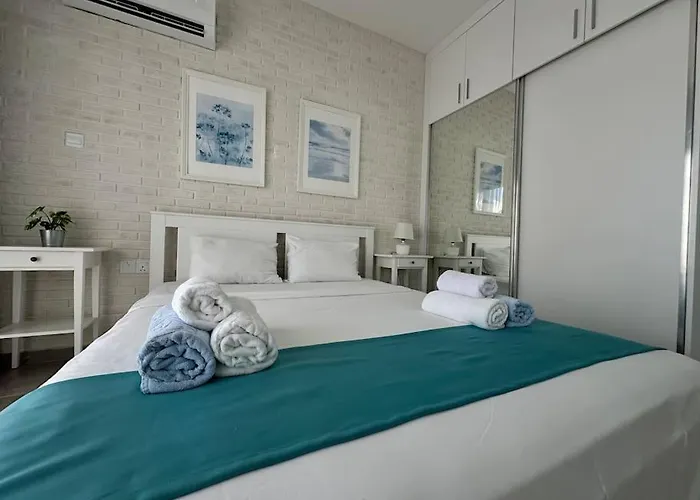 Your Place For Relax Апартаменты *